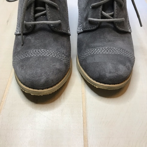 Hush Puppies Suede Comfort Heels Pumps Gray 6M - Picture 3 of 7